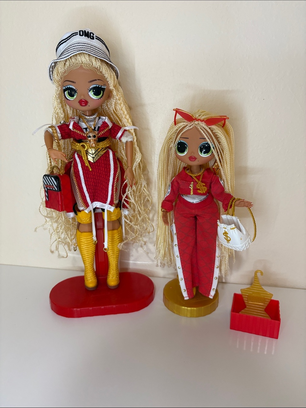 Set of. 2  L.O.L. SWAG  Surprise  Fierce Fashions  Dolls in Red and Gold Outfits